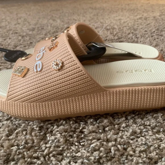 ☀️2 for $35☀️ NWT Bebe Beige Slide Sandals with Gold Embellishments Size 7 - Picture 3 of 5